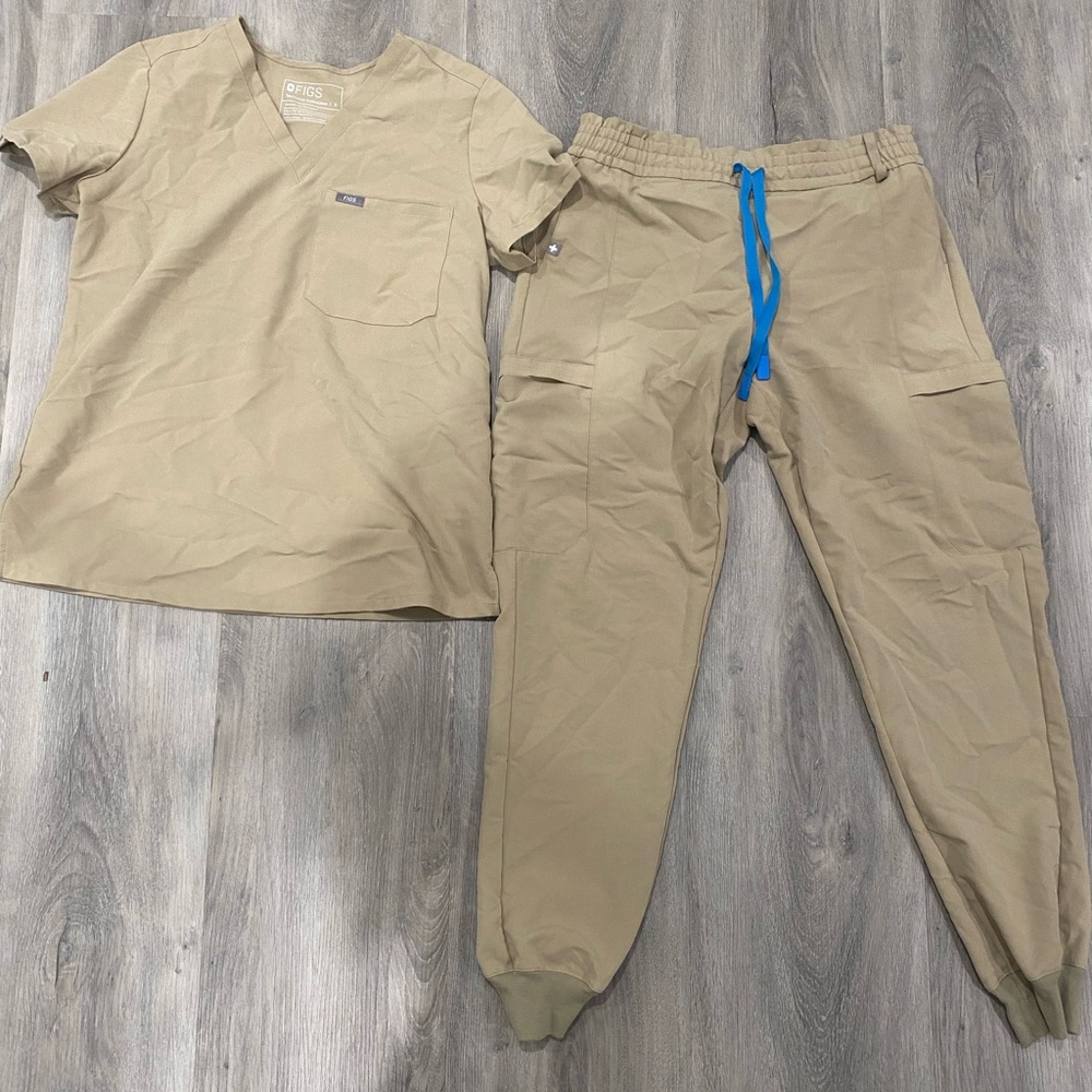 Figs sandstone scrub set